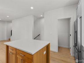 4521 B Bagley Avenue N, Seattle WA 98103