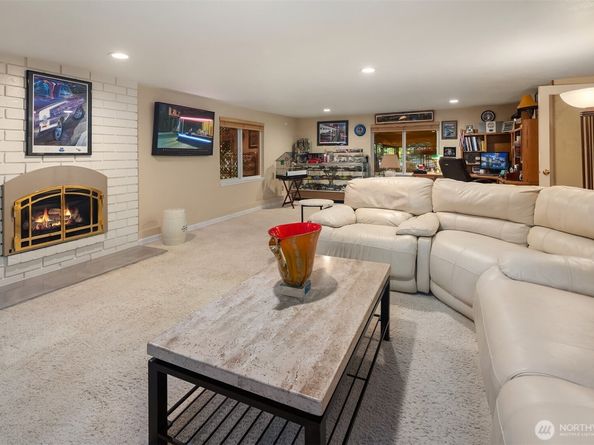 1616 175th Place SE, Bothell WA 98012