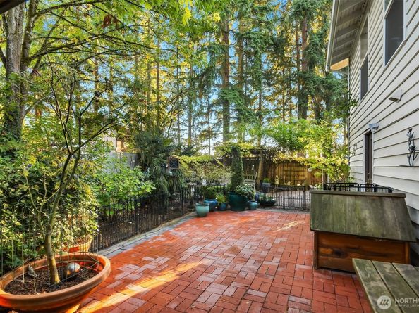 1616 175th Place SE, Bothell WA 98012