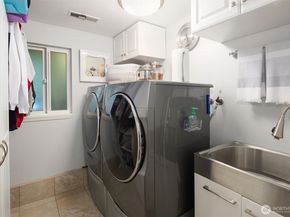 1616 175th Place SE, Bothell WA 98012