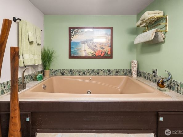 1616 175th Place SE, Bothell WA 98012