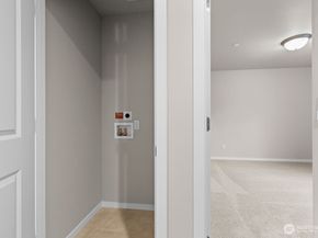 7027 Rainier Drive C, Everett WA 98203