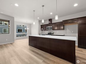 7027 Rainier Drive C, Everett WA 98203