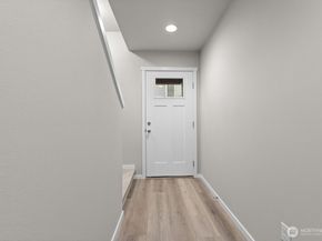 7027 Rainier Drive C, Everett WA 98203