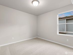 7027 Rainier Drive C, Everett WA 98203