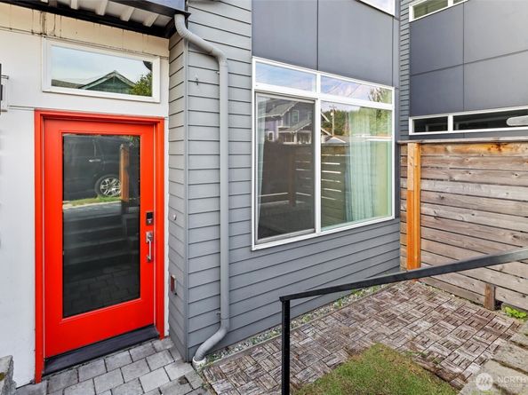 6917 Carleton Ave S B, Seattle WA 98108