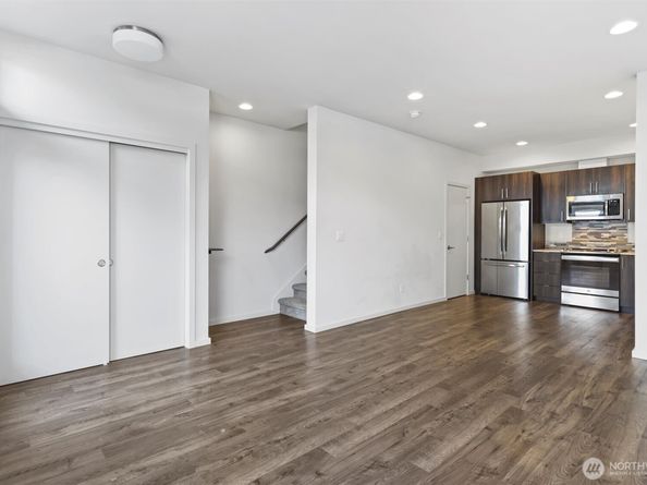 6917 Carleton Ave S B, Seattle WA 98108