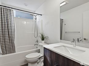 6917 Carleton Ave S B, Seattle WA 98108