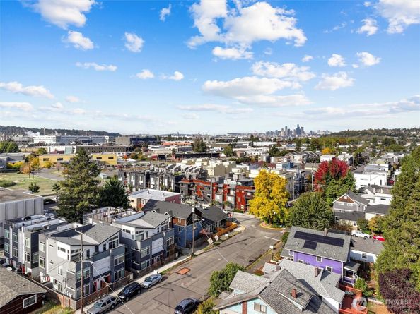 6917 Carleton Ave S B, Seattle WA 98108