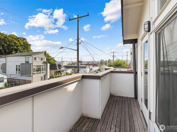 6917 Carleton Ave S B, Seattle WA 98108