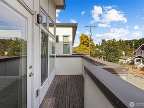 6917 Carleton Ave S B, Seattle WA 98108