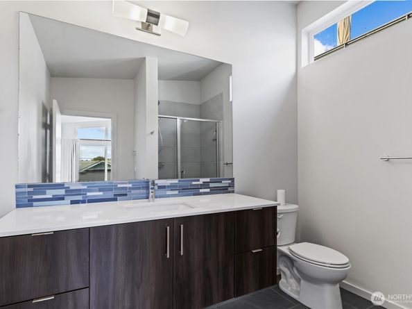 6917 Carleton Ave S B, Seattle WA 98108