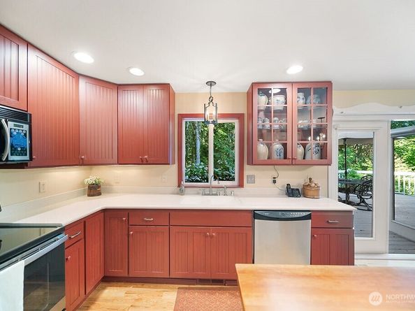 13423 Graywolf Place NE, Poulsbo WA 98370