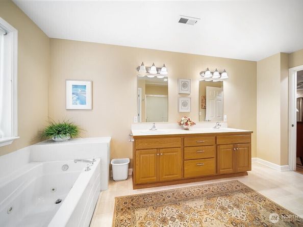 13423 Graywolf Place NE, Poulsbo WA 98370