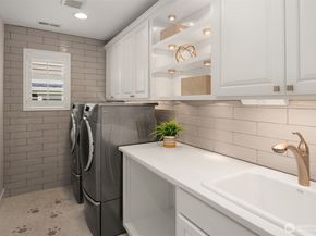 11862 155th Avenue NE, Redmond WA 98052