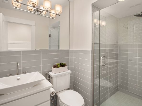 11862 155th Avenue NE, Redmond WA 98052