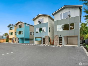 12111 E Gibson