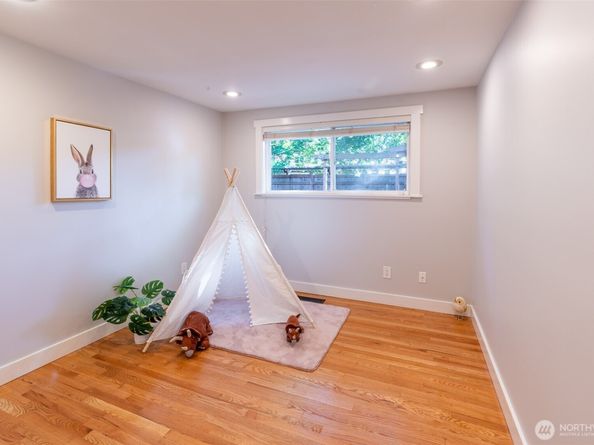 303 NW 203rd Street, Shoreline WA 98177