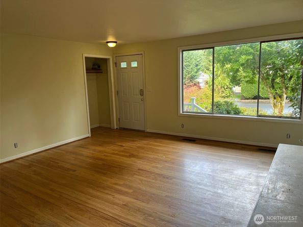16603 SE 16th Street, Bellevue WA 98008