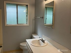 16603 SE 16th Street, Bellevue WA 98008
