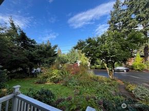 16603 SE 16th Street, Bellevue WA 98008
