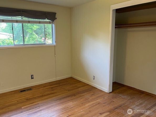 16603 SE 16th Street, Bellevue WA 98008