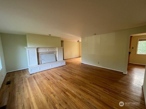16603 SE 16th Street, Bellevue WA 98008