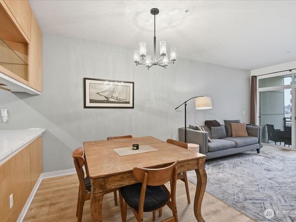 300 110th Avenue NE 412, Bellevue WA 98004