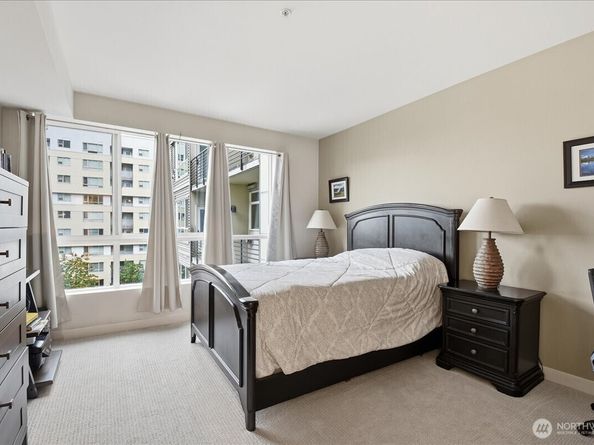 300 110th Avenue NE 412, Bellevue WA 98004