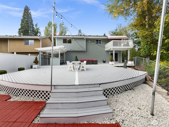 3205 200th Place SW, Lynnwood WA 98036