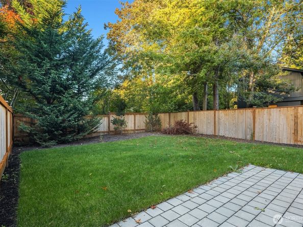 10172 NE 113th Place, Kirkland WA 98033