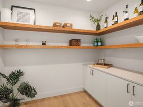 10172 NE 113th Place, Kirkland WA 98033