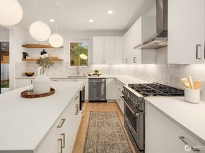 10172 NE 113th Place, Kirkland WA 98033