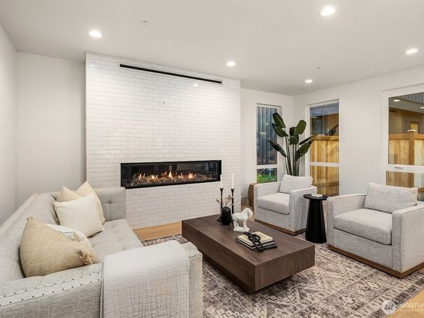 10172 NE 113th Place, Kirkland WA 98033