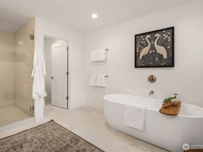 10172 NE 113th Place, Kirkland WA 98033