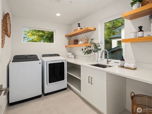 10172 NE 113th Place, Kirkland WA 98033