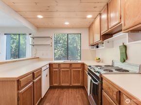1200 6th Avenue N 6, Seattle WA 98109