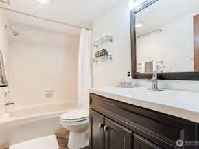 1200 6th Avenue N 6, Seattle WA 98109