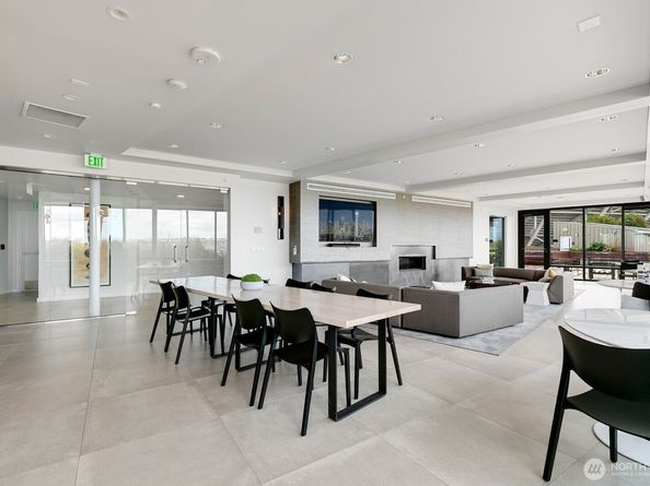590 1st Avenue S 713, Seattle WA 98104