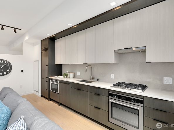590 1st Avenue S 713, Seattle WA 98104
