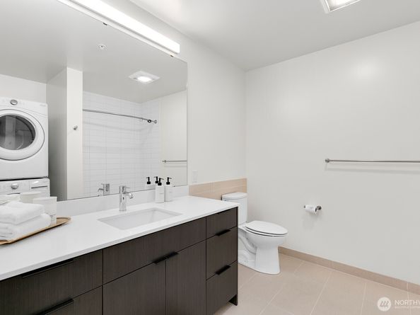 590 1st Avenue S 713, Seattle WA 98104