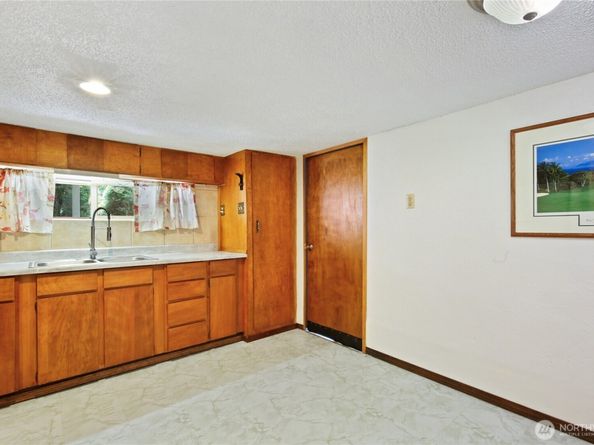 2670 SE Bielmeier Road, Port Orchard WA 98367