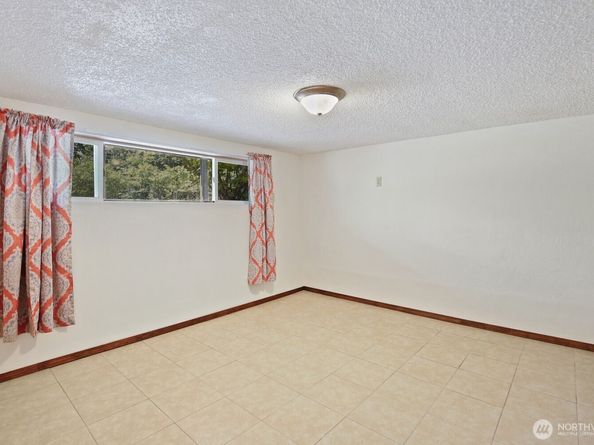 2670 SE Bielmeier Road, Port Orchard WA 98367