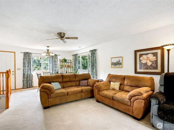 2670 SE Bielmeier Road, Port Orchard WA 98367