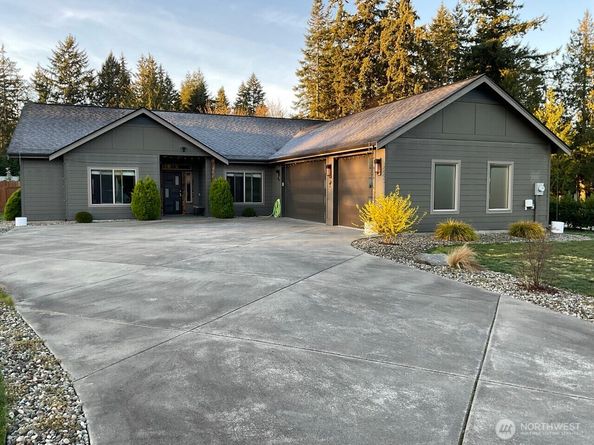 5245 NW Erlands Point Rd, Bremerton WA 98312