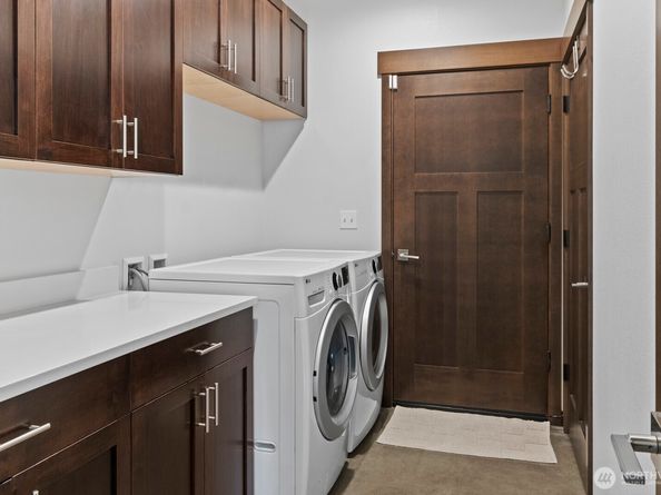 5245 NW Erlands Point Rd, Bremerton WA 98312