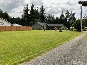 5245 NW Erlands Point Rd, Bremerton WA 98312