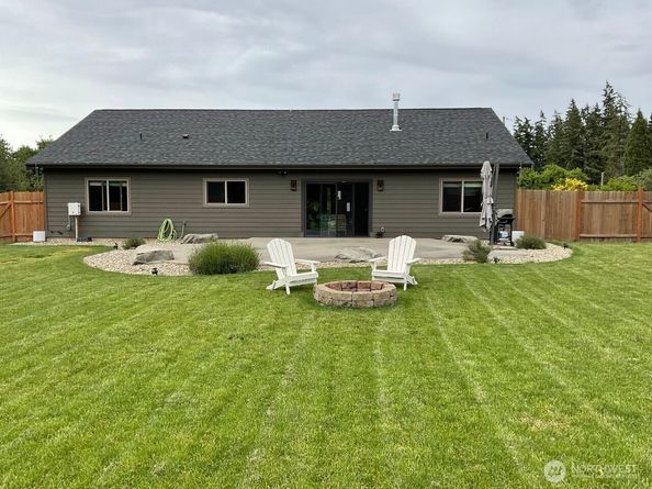 5245 NW Erlands Point Rd, Bremerton WA 98312