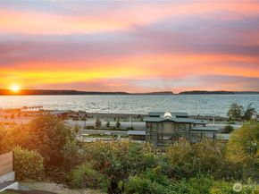 930 2nd Street, Mukilteo WA 98275