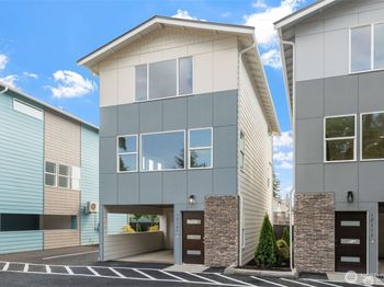 12107 E Gibson